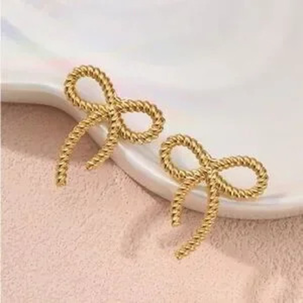 Bow Rope Stud Earrings (2011) - Picture 5 of 6